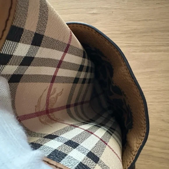 Burberry Tote Bag - Picture 10 of 16